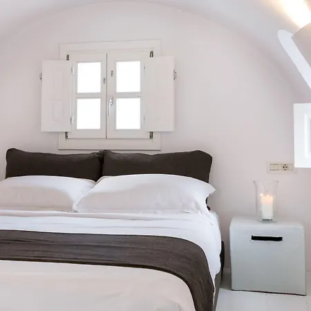 Aenaon Apartahotel Imerovigli (Santorini)