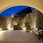Aenaon Lägenhetshotell 4*